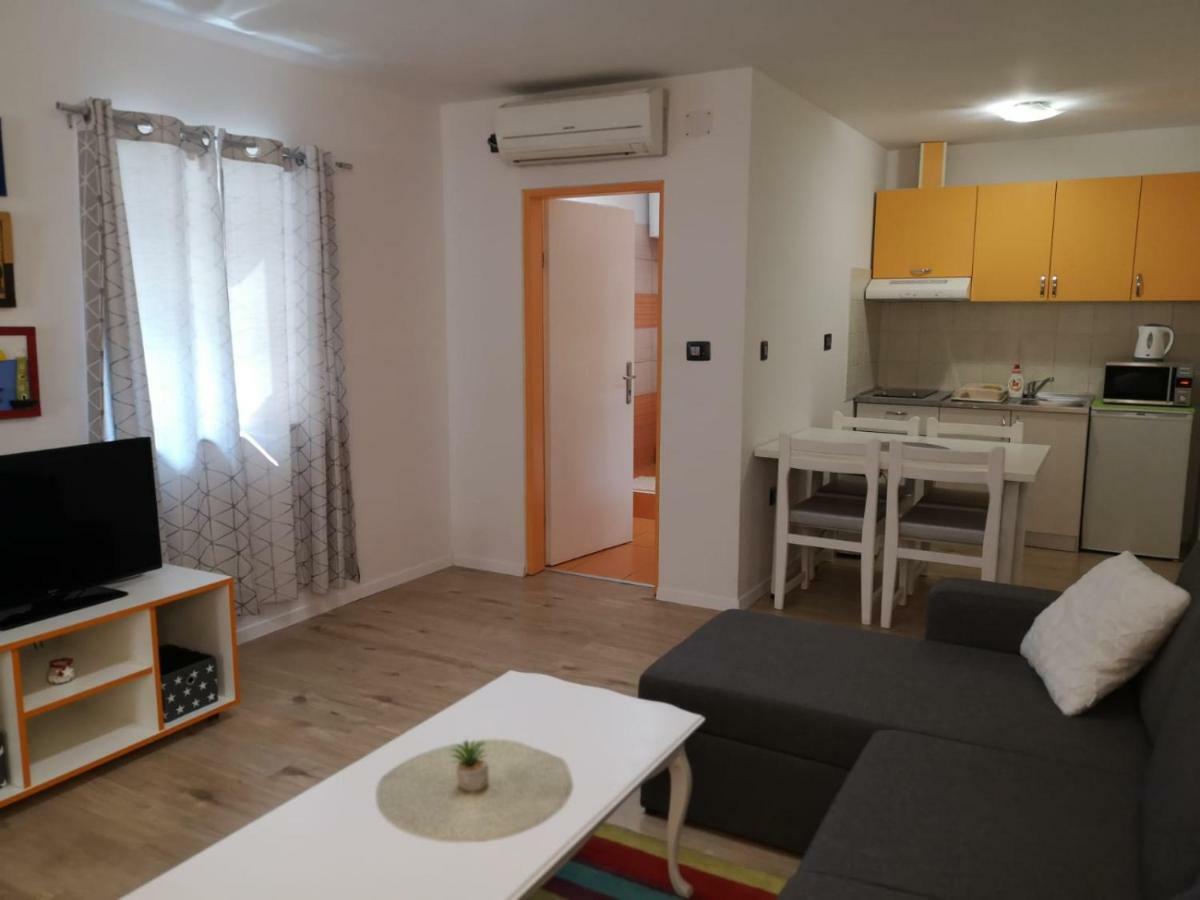 Apartment Asja Old City Center พูลา ภายนอก รูปภาพ