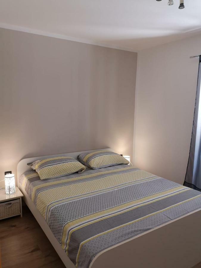 Apartment Asja Old City Center พูลา ภายนอก รูปภาพ
