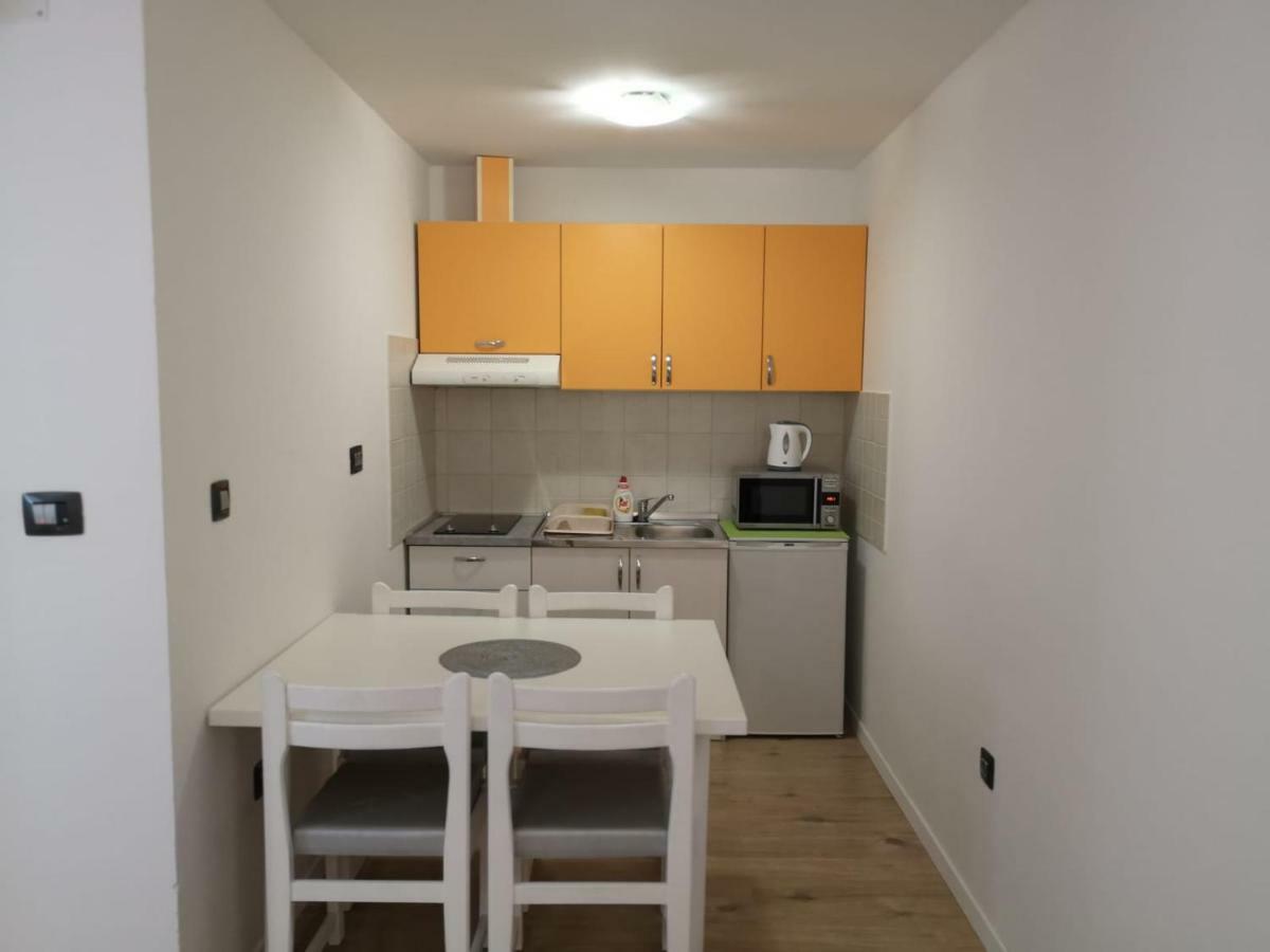 Apartment Asja Old City Center พูลา ภายนอก รูปภาพ