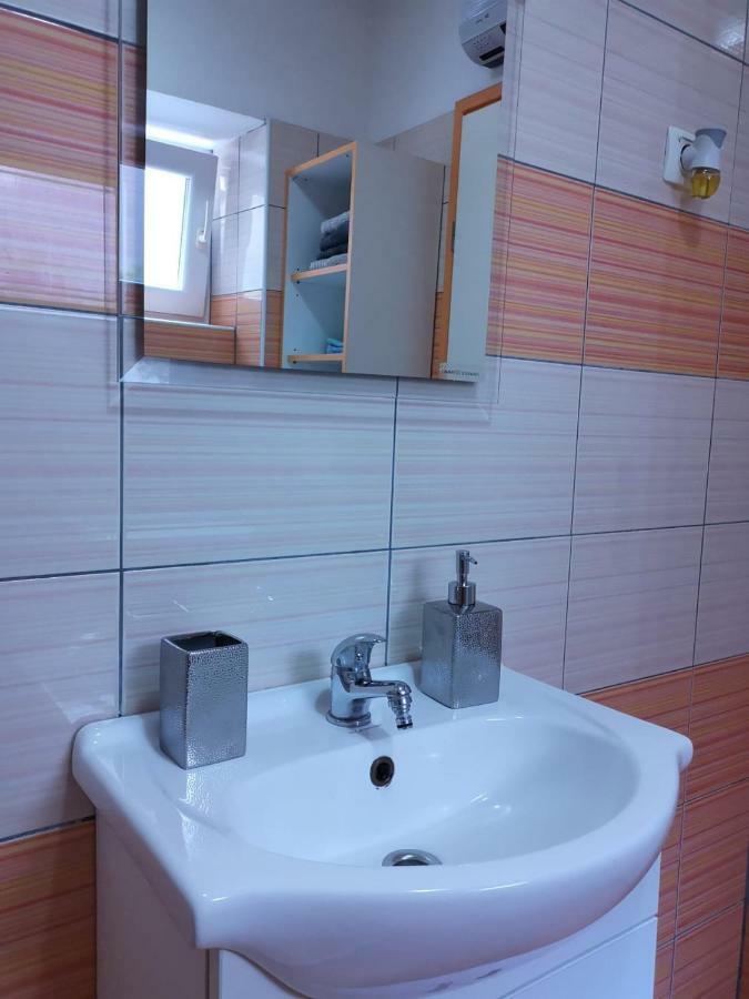 Apartment Asja Old City Center พูลา ภายนอก รูปภาพ