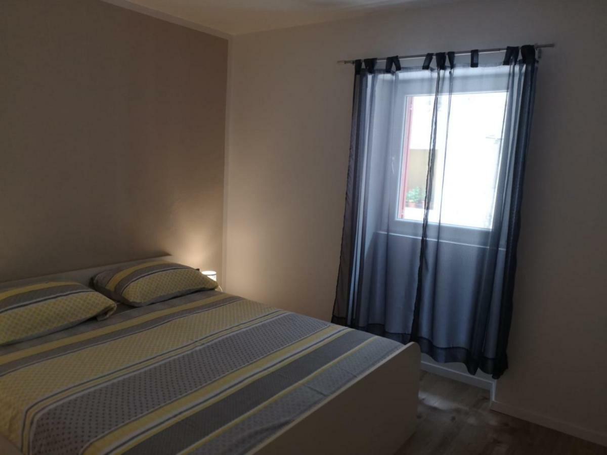 Apartment Asja Old City Center พูลา ภายนอก รูปภาพ